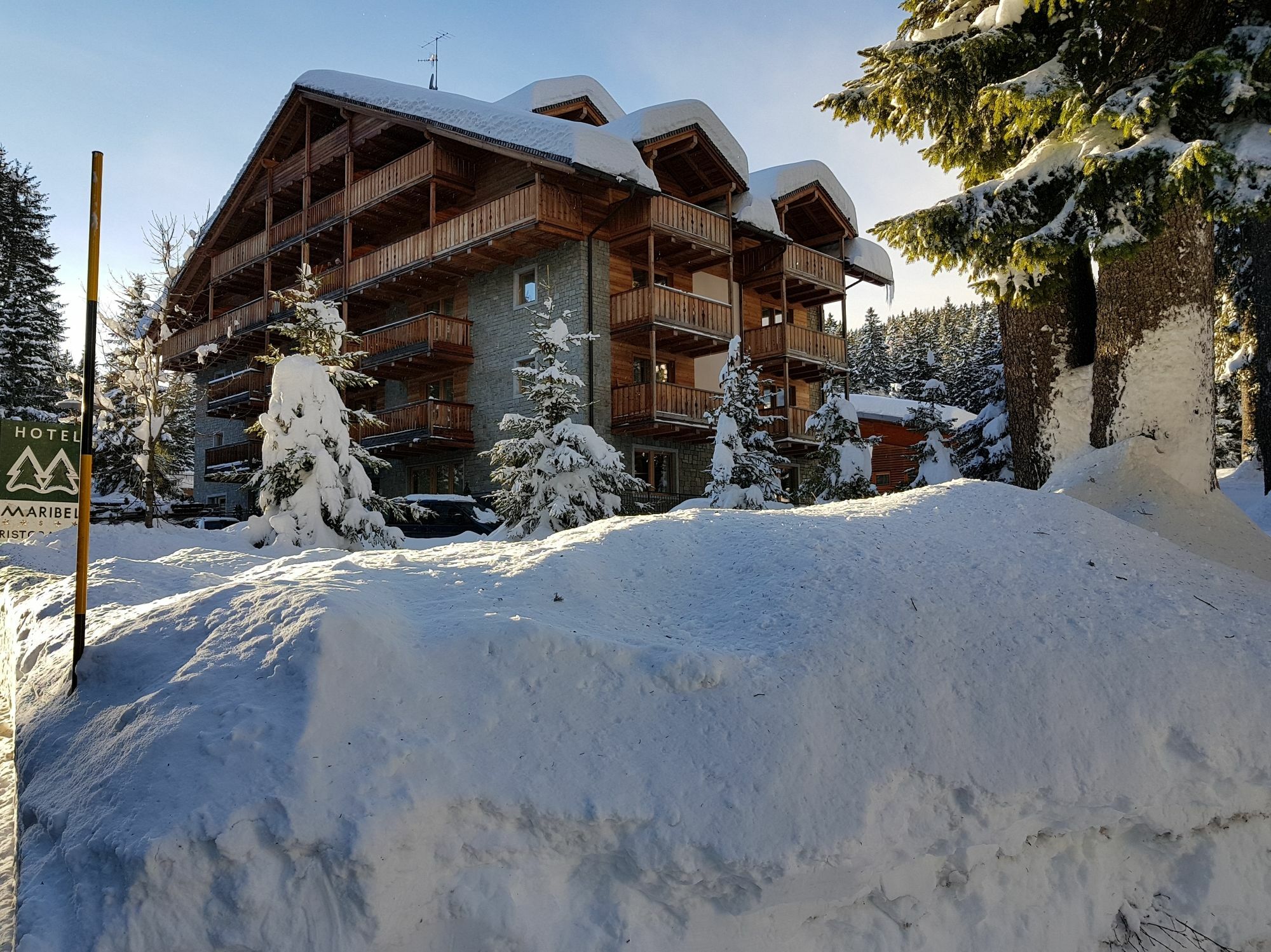 Maribel Hotel Madonna di Campiglio Exterior photo